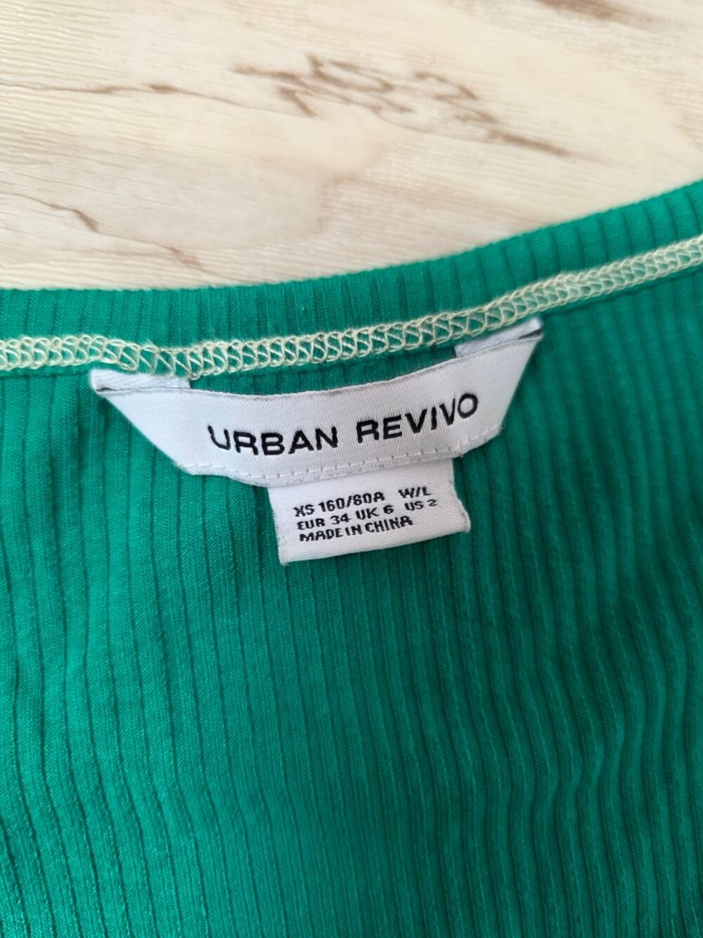 Urban Revivo Green Ribbed Knit Button-Up Crop Top Size US 2 - Picture 3 of 8
